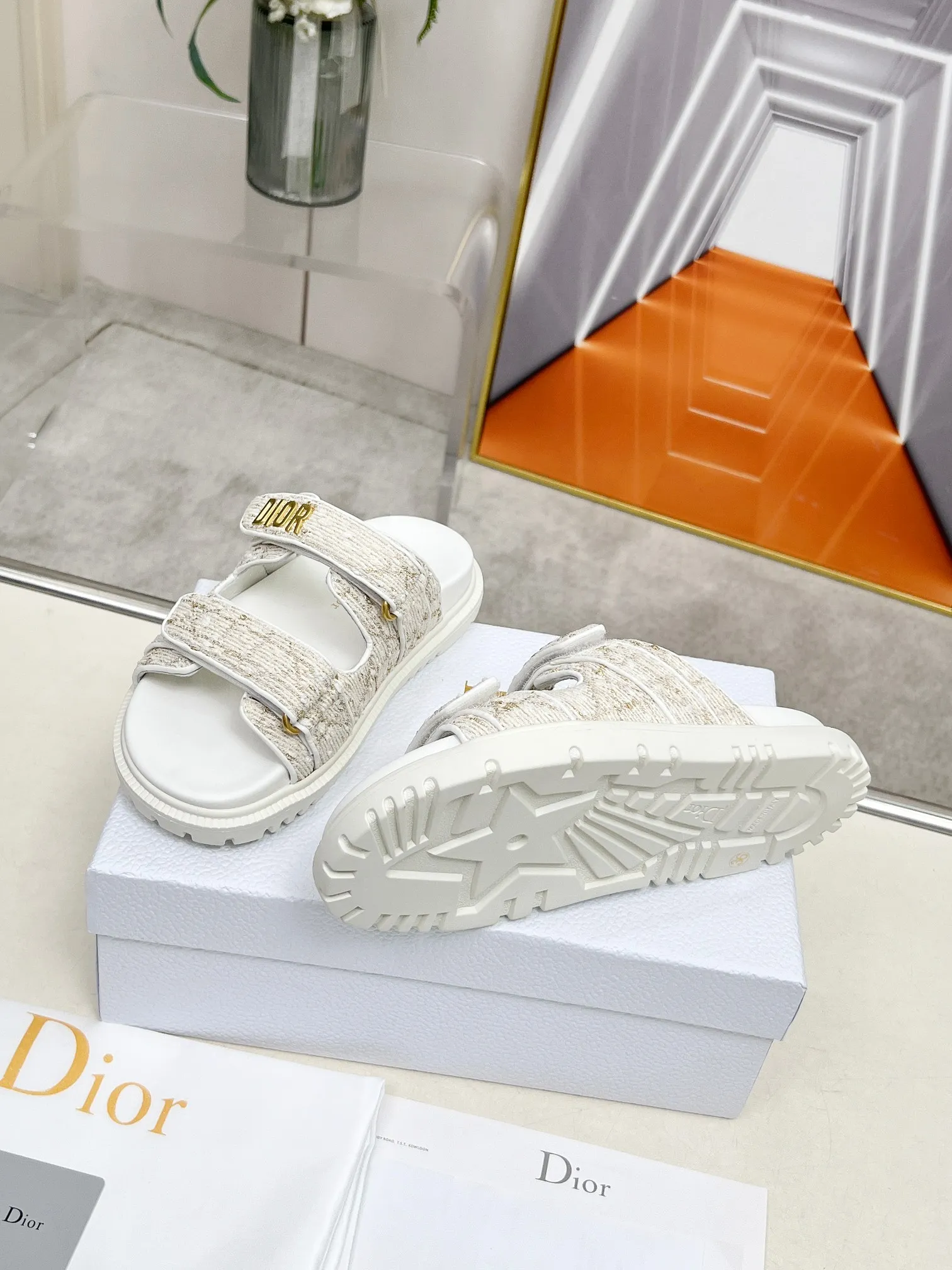 👟👟Ex-factory price 480👟👟Dior👏👏New classic style. 🔥Purchasing-level qualityThick-soled slippers popular in foreign counters. Upper➕Inner: original customized material, original mold opening of sole 1.1 (lightweight, code number 35-40 (41/42 can be customized)